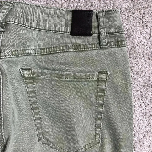Level 99 Skinny Jeans Green Raw Hem Cropped - Picture 8 of 12